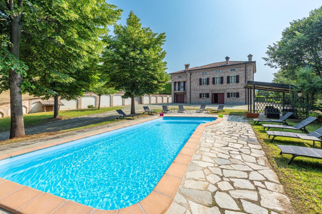 Villa Cornelia , Entire Villa With Private Pool Corneliano d'Alba Bagian luar foto