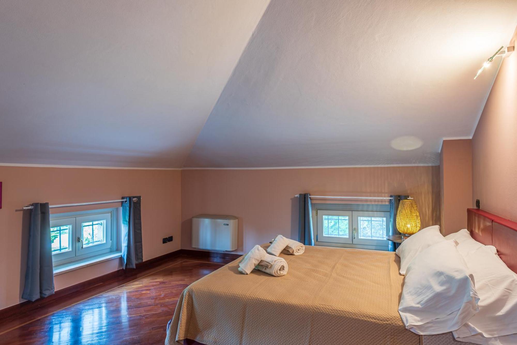 Villa Cornelia , Entire Villa With Private Pool Corneliano d'Alba Bagian luar foto